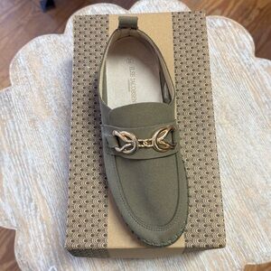 Isle Jacobsen Tulip loafers with metal accent New, Size 36